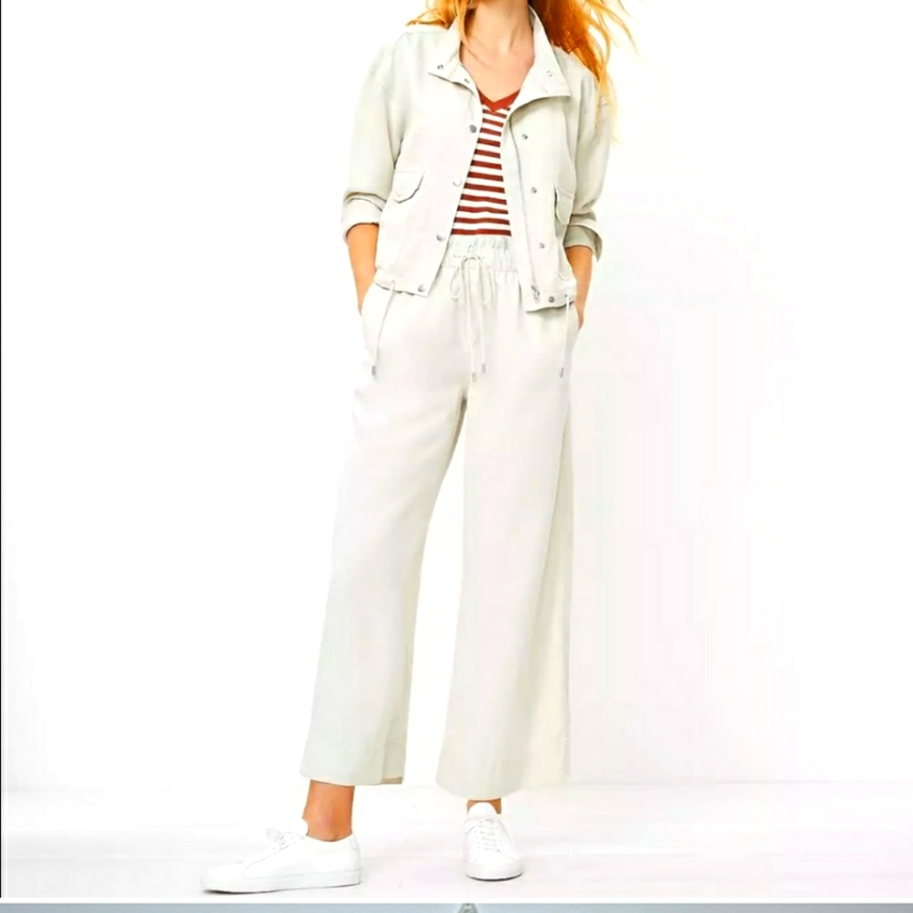 NWT pull on wide leg pant from Ann Taylor loft